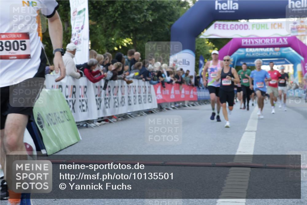 06.09.2026 - CURREX Alsterlauf Yannick Fuchs http://msf.ph/oto/10135501 06.09.2026 09:44:00 Ziel 2198, 3269, 3905, 3960, 4277, 4893, 5062, 5402, 6004, 6060, 6102 meine-sportfotos.de