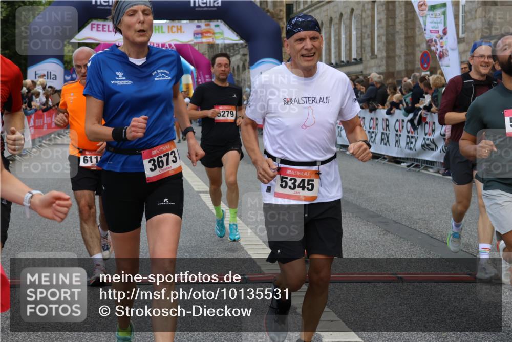06.09.2026 - CURREX Alsterlauf Strokosch-Dieckow http://msf.ph/oto/10135531 06.09.2026 09:57:21 Ziel 2311, 2316, 2900, 3349, 3673, 3881, 3978, 5345, 5398, 6119, 6279, 6396, 8093, 8198, 8281 meine-sportfotos.de