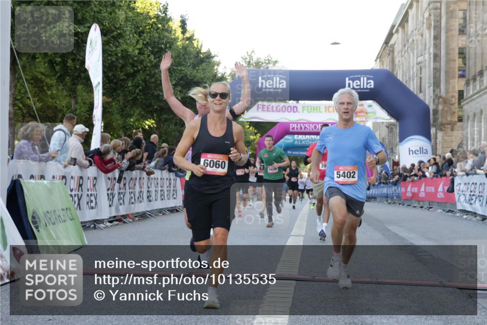 06.09.2026 - CURREX Alsterlauf Yannick Fuchs http://msf.ph/oto/10135535 06.09.2026 09:44:03 Ziel 2139, 2198, 2250, 2723, 3269, 3702, 3905, 3994, 4277, 4893, 5062, 5168, 5402, 5606, 6060, 6102 meine-sportfotos.de
