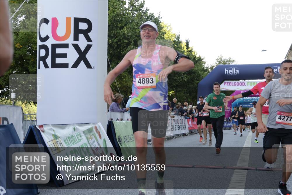06.09.2026 - CURREX Alsterlauf Yannick Fuchs http://msf.ph/oto/10135559 06.09.2026 09:44:05 Ziel 2139, 2250, 2723, 3269, 3702, 3905, 3994, 4157, 4277, 4893, 5062, 5168, 5402, 5606, 6060, 6102 meine-sportfotos.de