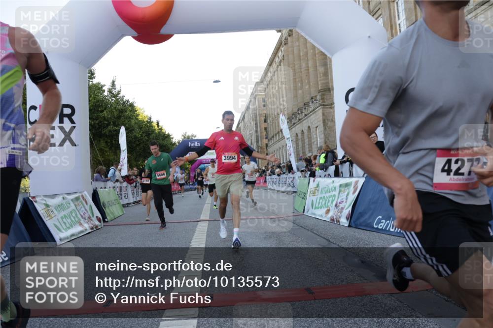 06.09.2026 - CURREX Alsterlauf Yannick Fuchs http://msf.ph/oto/10135573 06.09.2026 09:44:06 Ziel 2139, 2250, 2723, 3702, 3905, 3994, 4157, 4277, 4893, 5062, 5114, 5168, 5402, 5606, 6060, 6102, 8328 meine-sportfotos.de