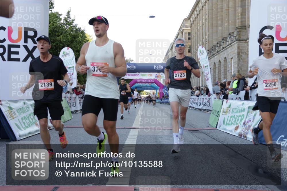 06.09.2026 - CURREX Alsterlauf Yannick Fuchs http://msf.ph/oto/10135588 06.09.2026 09:44:08 Ziel 2139, 2250, 2723, 3702, 3994, 4157, 4277, 4893, 5114, 5168, 5402, 5606, 6060, 8127, 8328 meine-sportfotos.de