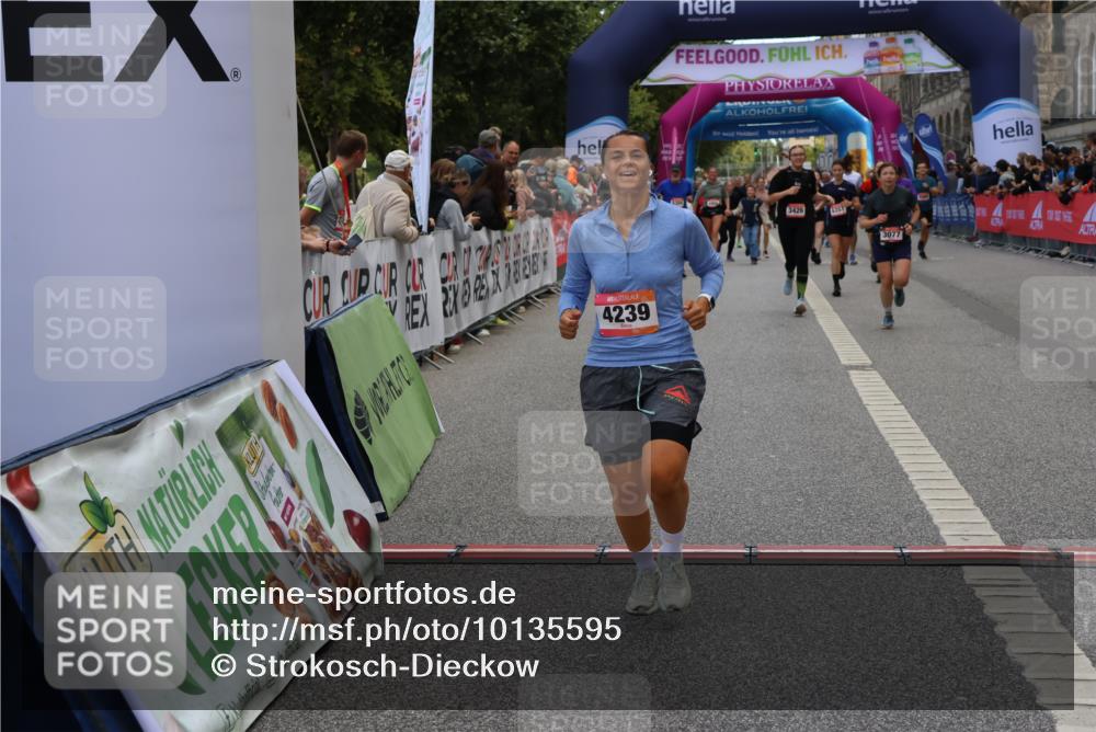 06.09.2026 - CURREX Alsterlauf Strokosch-Dieckow http://msf.ph/oto/10135595 06.09.2026 10:10:30 Ziel 3077, 3426, 4144, 4239, 4694, 6165, 6349 meine-sportfotos.de