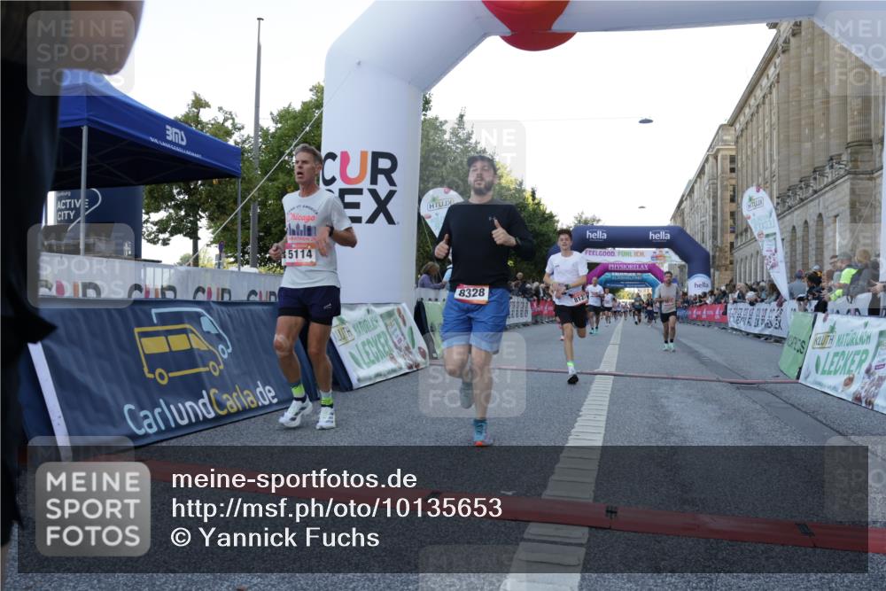 06.09.2026 - CURREX Alsterlauf Yannick Fuchs http://msf.ph/oto/10135653 06.09.2026 09:44:12 Ziel 2139, 2250, 2699, 2723, 3010, 3702, 3994, 4157, 4277, 5114, 5168, 5530, 5606, 8127, 8328 meine-sportfotos.de
