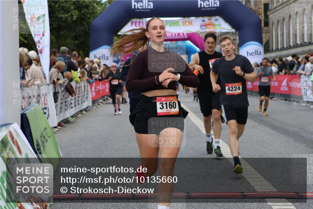 06.09.2026 - CURREX Alsterlauf Strokosch-Dieckow http://msf.ph/oto/10135660 06.09.2026 09:57:34 Ziel 2242, 2806, 2966, 3097, 3160, 3236, 3514, 3559, 3914, 4213, 4224, 4641, 4682, 4859, 5107, 5215, 5463, 5510, 5775, 5978, 6020, 6042, 6365, 8029 meine-sportfotos.de