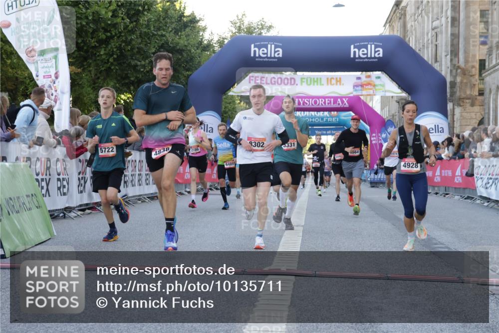 06.09.2026 - CURREX Alsterlauf Yannick Fuchs http://msf.ph/oto/10135711 06.09.2026 09:44:17 Ziel 2186, 2699, 3010, 3331, 3564, 4157, 4838, 4928, 5114, 5530, 5722, 5974, 6484, 6485, 6486, 8127, 8302, 8328 meine-sportfotos.de