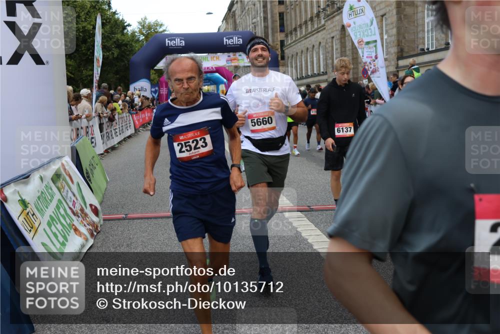 06.09.2026 - CURREX Alsterlauf Strokosch-Dieckow http://msf.ph/oto/10135712 06.09.2026 09:57:48 Ziel 2237, 2288, 2523, 2538, 2663, 2672, 2877, 2932, 2950, 3122, 4334, 4691, 4950, 5111, 5247, 5660, 5736, 5790, 6108, 6137, 6239, 6318, 8231, 8307 meine-sportfotos.de