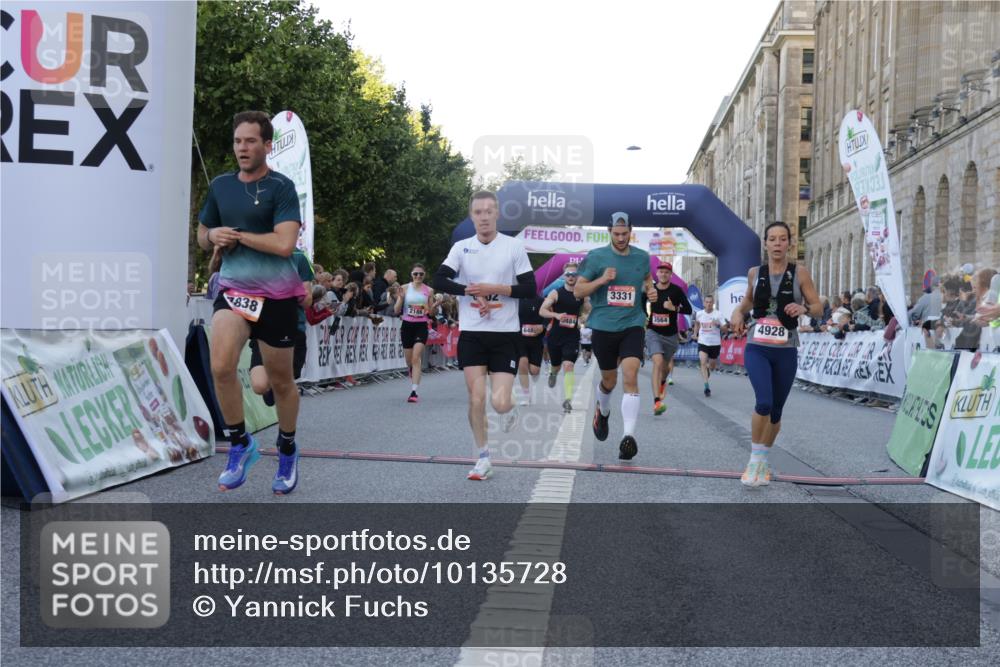 06.09.2026 - CURREX Alsterlauf Yannick Fuchs http://msf.ph/oto/10135728 06.09.2026 09:44:18 Ziel 2186, 2699, 3010, 3331, 3355, 3564, 3717, 4838, 4928, 5114, 5443, 5530, 5626, 5722, 5974, 6484, 6485, 6486, 8127, 8302, 8328 meine-sportfotos.de