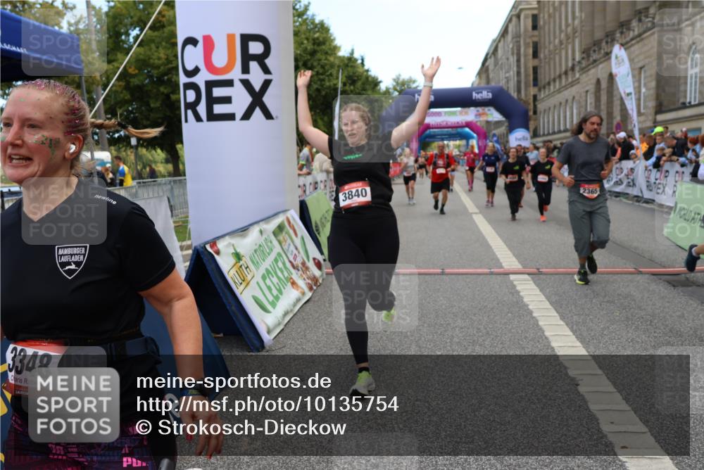 06.09.2026 - CURREX Alsterlauf Strokosch-Dieckow http://msf.ph/oto/10135754 06.09.2026 10:10:52 Ziel 2058, 2226, 2312, 2365, 2417, 2427, 2616, 2734, 3345, 3348, 3840, 3995, 4211, 4697, 5141, 5142, 6088, 6434 meine-sportfotos.de