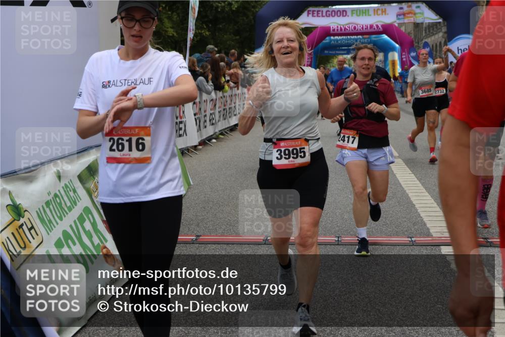 06.09.2026 - CURREX Alsterlauf Strokosch-Dieckow http://msf.ph/oto/10135799 06.09.2026 10:10:57 Ziel 2226, 2312, 2365, 2417, 2427, 2552, 2566, 2616, 2732, 2982, 3348, 3685, 3687, 3840, 3988, 3995, 5141, 5142, 5555, 5898, 6088, 6434 meine-sportfotos.de