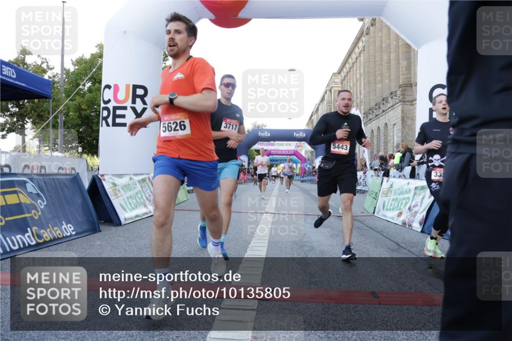 06.09.2026 - CURREX Alsterlauf Yannick Fuchs http://msf.ph/oto/10135805 06.09.2026 09:44:24 Ziel 2186, 3331, 3355, 3564, 3717, 4187, 4838, 4862, 4928, 5443, 5477, 5626, 5710, 5722, 5974, 6047, 6484, 6485, 6486, 8302 meine-sportfotos.de