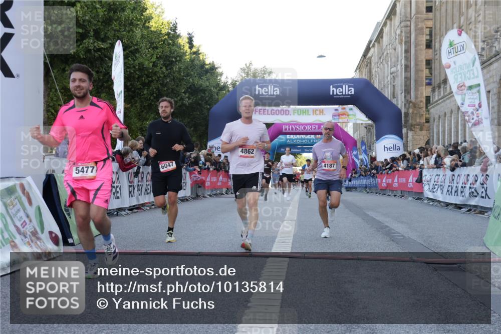 06.09.2026 - CURREX Alsterlauf Yannick Fuchs http://msf.ph/oto/10135814 06.09.2026 09:44:25 Ziel 2186, 3331, 3355, 3564, 3717, 4187, 4669, 4838, 4862, 4928, 5443, 5477, 5626, 5710, 5722, 5974, 6047, 6484, 6485, 6486, 8302 meine-sportfotos.de