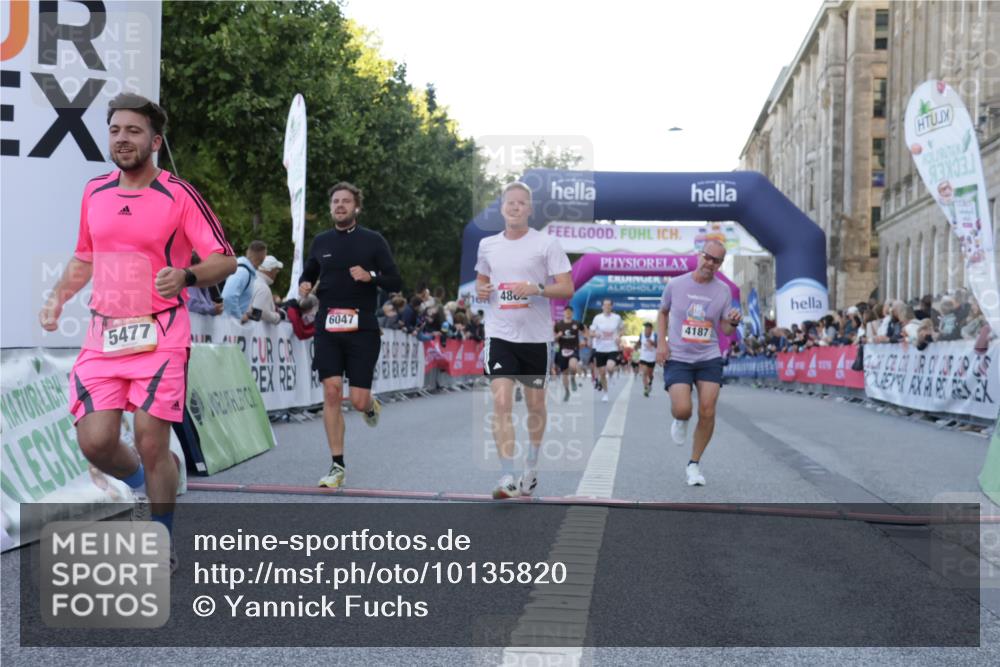 06.09.2026 - CURREX Alsterlauf Yannick Fuchs http://msf.ph/oto/10135820 06.09.2026 09:44:25 Ziel 2186, 3331, 3355, 3564, 3717, 4187, 4669, 4838, 4862, 4928, 5443, 5477, 5626, 5710, 5722, 5974, 6047, 6484, 6485, 6486, 8302 meine-sportfotos.de