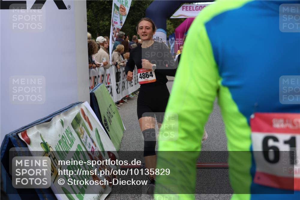 06.09.2026 - CURREX Alsterlauf Strokosch-Dieckow http://msf.ph/oto/10135829 06.09.2026 09:58:06 Ziel 2875, 2965, 3075, 3307, 3369, 3394, 3403, 3497, 3553, 3580, 3743, 3744, 3841, 3872, 3923, 4034, 4327, 4864, 5470, 5518, 5548, 5707, 6153, 6343, 8066, 8152, 8163, 8229, 8311 meine-sportfotos.de