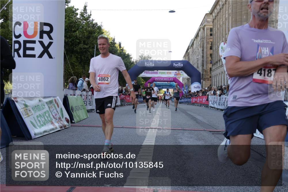 06.09.2026 - CURREX Alsterlauf Yannick Fuchs http://msf.ph/oto/10135845 06.09.2026 09:44:27 Ziel 2186, 2894, 3355, 3564, 3717, 4187, 4203, 4669, 4862, 5271, 5443, 5477, 5626, 5710, 5974, 6047, 6366, 6484, 6485, 6486 meine-sportfotos.de