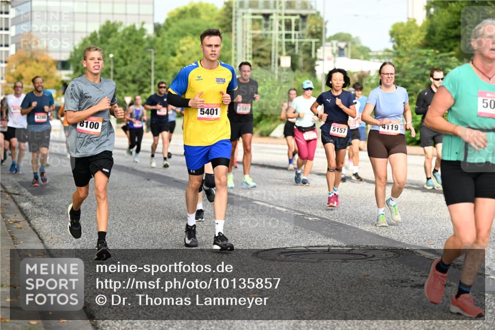 06.09.2026 - CURREX Alsterlauf Dr. Thomas Lammeyer http://msf.ph/oto/10135857 06.09.2026 10:00:37 Laufen 10, 4288, 8100, 5401, 2581, 4119, 5157, 50 meine-sportfotos.de