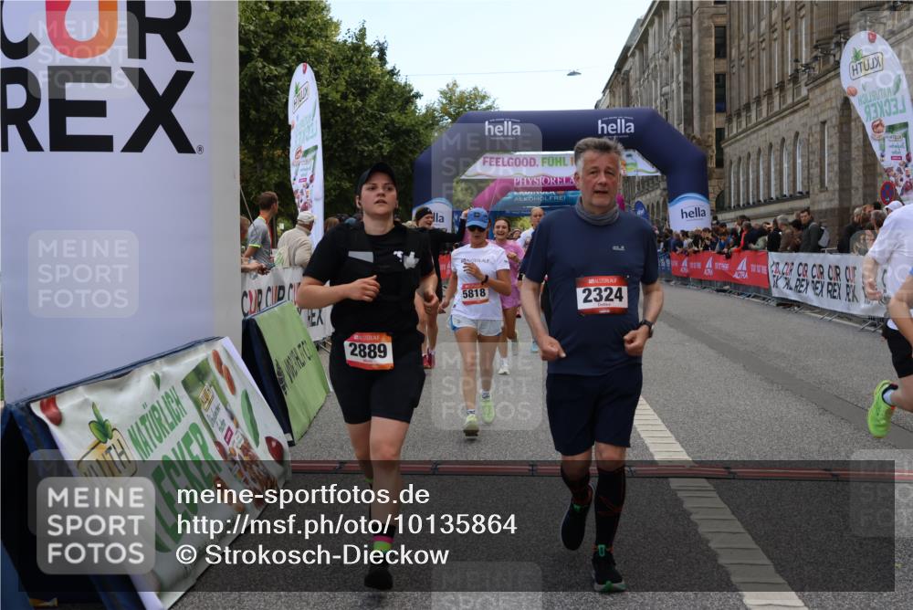 06.09.2026 - CURREX Alsterlauf Strokosch-Dieckow http://msf.ph/oto/10135864 06.09.2026 10:11:14 Ziel 2324, 2889, 2890, 2979, 2980, 4409, 4782, 4783, 5268, 5327, 5351, 5392, 5393, 5496, 5498, 5499, 5500, 5532, 5818, 6100, 6103 meine-sportfotos.de