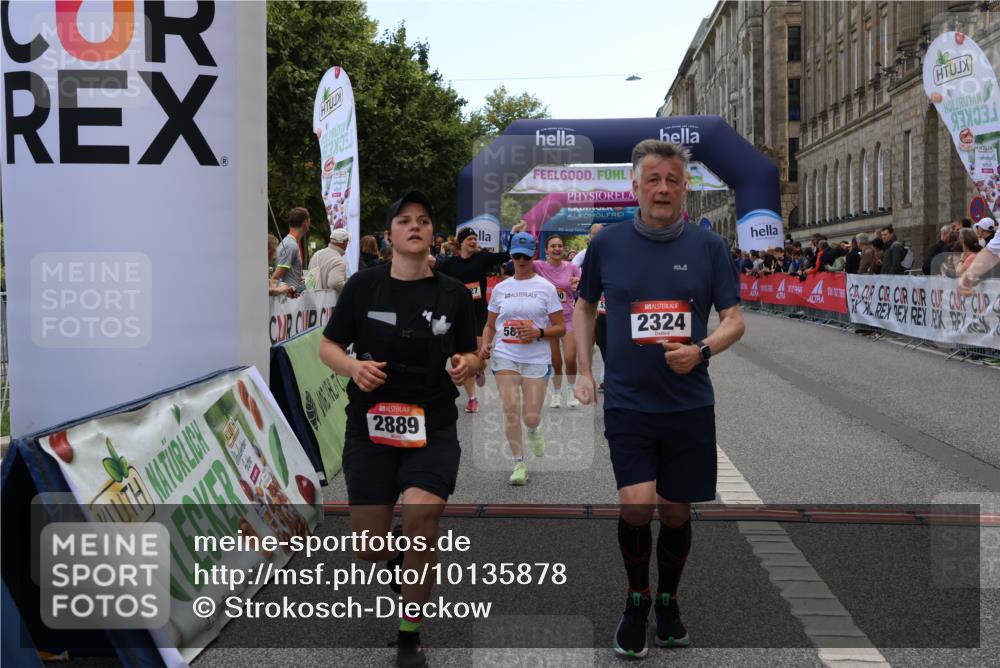 06.09.2026 - CURREX Alsterlauf Strokosch-Dieckow http://msf.ph/oto/10135878 06.09.2026 10:11:14 Ziel 2324, 2889, 2890, 2979, 2980, 4409, 4782, 4783, 5268, 5327, 5351, 5392, 5393, 5496, 5498, 5499, 5500, 5532, 5818, 6100, 6103 meine-sportfotos.de