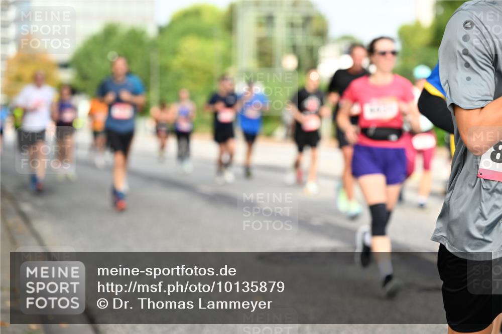 06.09.2026 - CURREX Alsterlauf Dr. Thomas Lammeyer http://msf.ph/oto/10135879 06.09.2026 10:00:39 Laufen  meine-sportfotos.de