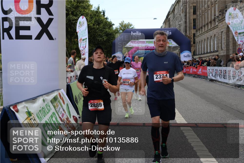 06.09.2026 - CURREX Alsterlauf Strokosch-Dieckow http://msf.ph/oto/10135886 06.09.2026 10:11:14 Ziel 2324, 2889, 2890, 2979, 2980, 4409, 4782, 4783, 5268, 5327, 5351, 5392, 5393, 5496, 5498, 5499, 5500, 5532, 5818, 6100, 6103 meine-sportfotos.de
