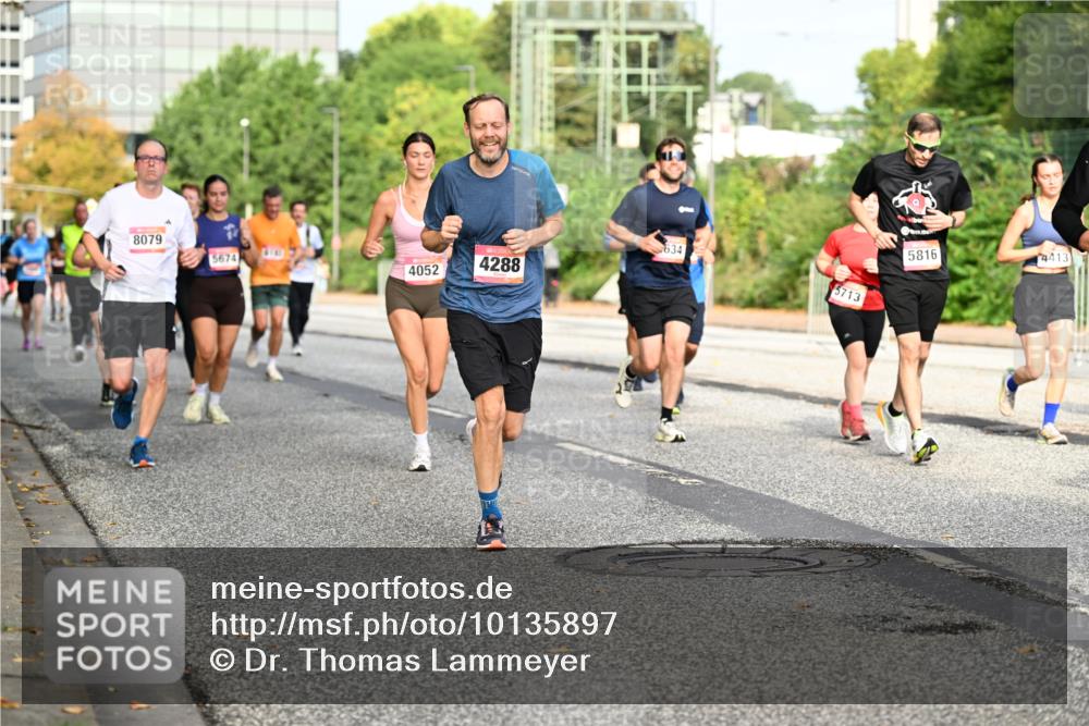 06.09.2026 - CURREX Alsterlauf Dr. Thomas Lammeyer http://msf.ph/oto/10135897 06.09.2026 10:00:40 Laufen 8079, 634, 5674, 4052, 4288, 5713, 5816, 4413 meine-sportfotos.de