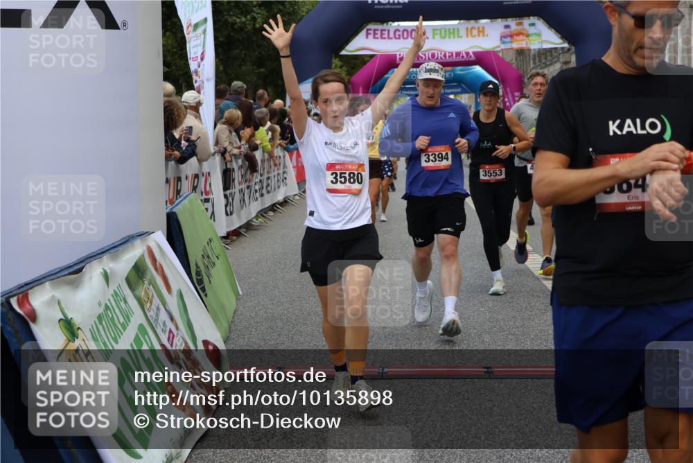 06.09.2026 - CURREX Alsterlauf Strokosch-Dieckow http://msf.ph/oto/10135898 06.09.2026 09:58:10 Ziel 3394, 3497, 3553, 3580, 3743, 3841, 3872, 3923, 4034, 4327, 4864, 5518, 5548, 5707, 5986, 6227, 6343, 6409, 8066, 8152, 8163, 8229 meine-sportfotos.de