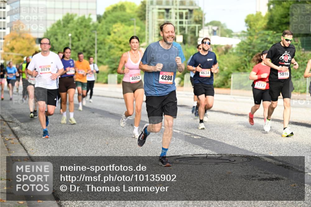 06.09.2026 - CURREX Alsterlauf Dr. Thomas Lammeyer http://msf.ph/oto/10135902 06.09.2026 10:00:41 Laufen 8079, 4052, 4288, 4634, 5713, 5816 meine-sportfotos.de