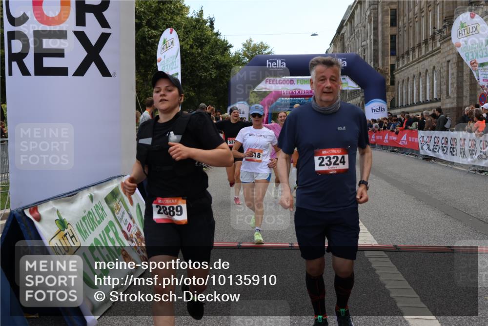 06.09.2026 - CURREX Alsterlauf Strokosch-Dieckow http://msf.ph/oto/10135910 06.09.2026 10:11:15 Ziel 2324, 2889, 2890, 2979, 2980, 4409, 4782, 4783, 5268, 5327, 5351, 5392, 5393, 5496, 5498, 5499, 5500, 5532, 5818, 6100, 6103 meine-sportfotos.de