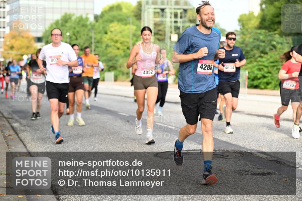 06.09.2026 - CURREX Alsterlauf Dr. Thomas Lammeyer http://msf.ph/oto/10135911 06.09.2026 10:00:42 Laufen 8070, 4052, 4288, 4634, 5713 meine-sportfotos.de