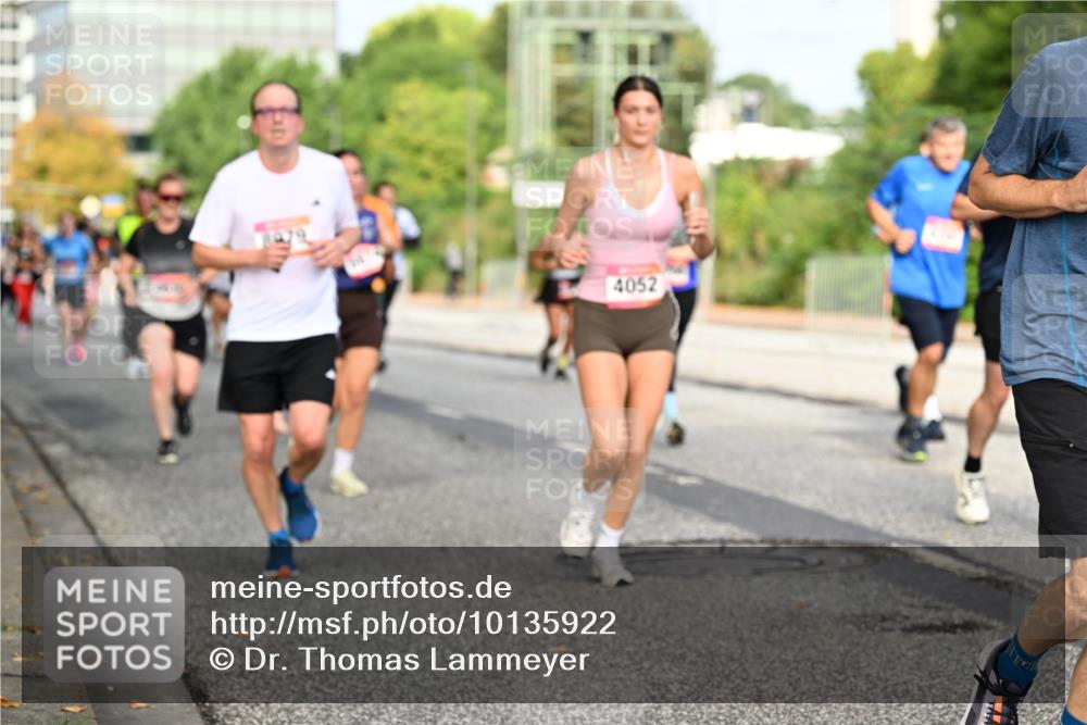 06.09.2026 - CURREX Alsterlauf Dr. Thomas Lammeyer http://msf.ph/oto/10135922 06.09.2026 10:00:42 Laufen 4052 meine-sportfotos.de