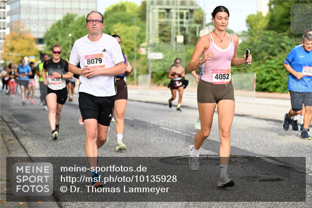 06.09.2026 - CURREX Alsterlauf Dr. Thomas Lammeyer http://msf.ph/oto/10135928 06.09.2026 10:00:43 Laufen 4630, 8079, 4052, 6282 meine-sportfotos.de