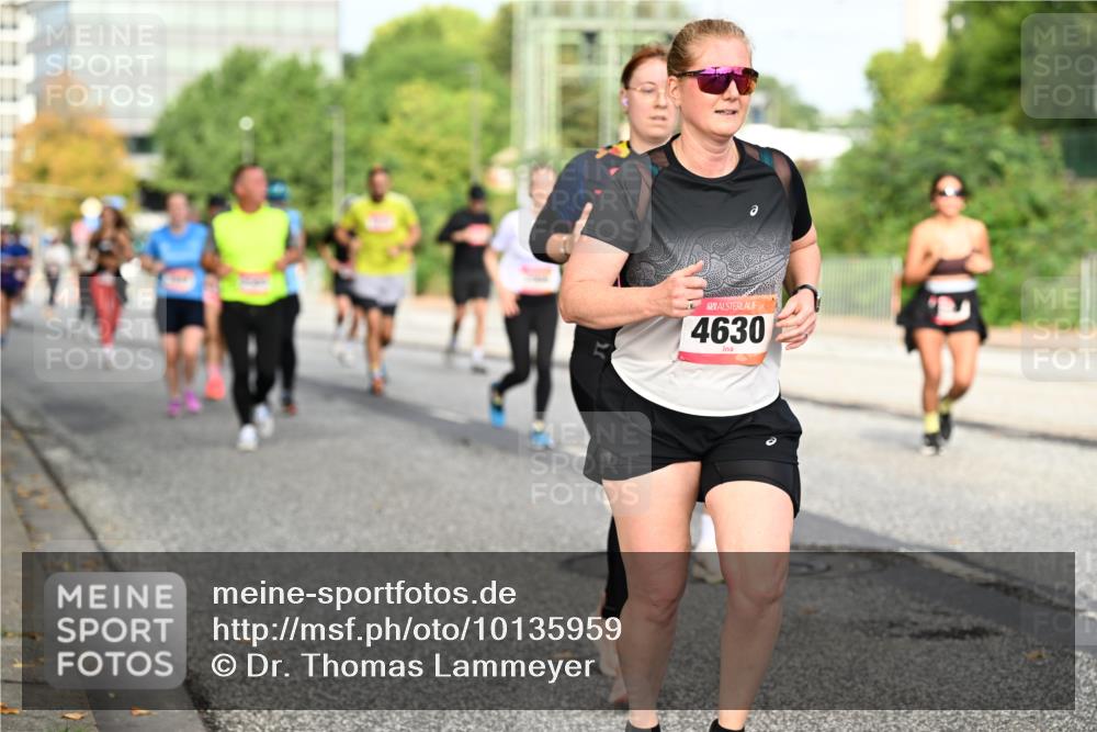 06.09.2026 - CURREX Alsterlauf Dr. Thomas Lammeyer http://msf.ph/oto/10135959 06.09.2026 10:00:46 Laufen 4630 meine-sportfotos.de