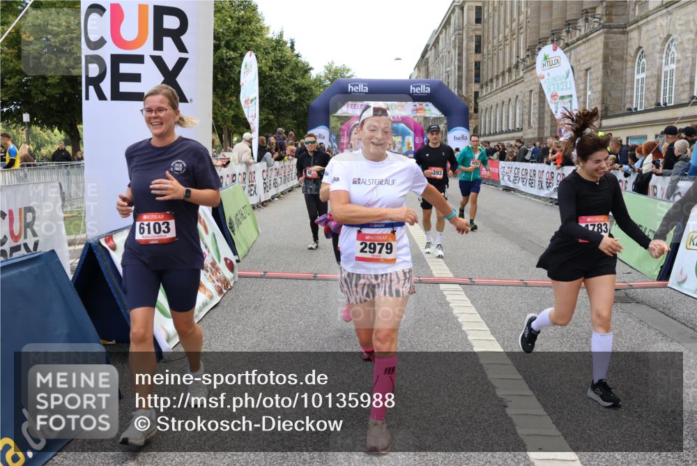 06.09.2026 - CURREX Alsterlauf Strokosch-Dieckow http://msf.ph/oto/10135988 06.09.2026 10:11:21 Ziel 2979, 2980, 4251, 4442, 4517, 4612, 4782, 4783, 5327, 5351, 5392, 5532, 5647, 5818, 6100, 6103, 6393, 6465 meine-sportfotos.de