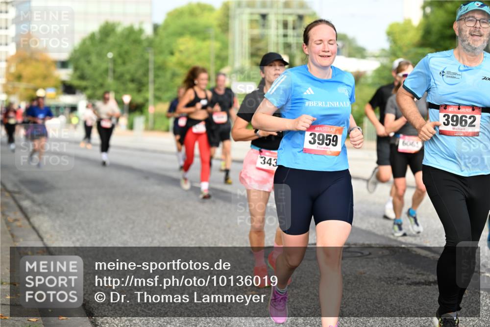 06.09.2026 - CURREX Alsterlauf Dr. Thomas Lammeyer http://msf.ph/oto/10136019 06.09.2026 10:00:51 Laufen 343, 3959, 606, 3962 meine-sportfotos.de