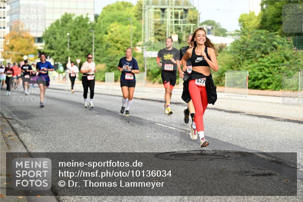 06.09.2026 - CURREX Alsterlauf Dr. Thomas Lammeyer http://msf.ph/oto/10136034 06.09.2026 10:00:53 Laufen 3745, 3752, 36, 527 meine-sportfotos.de