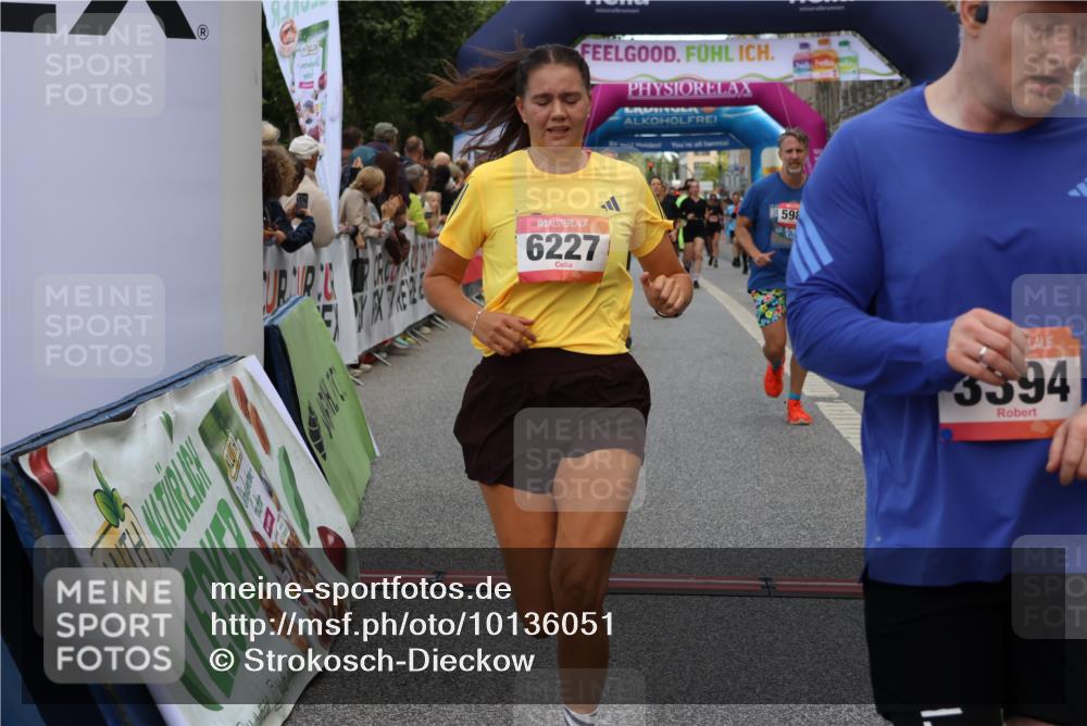 06.09.2026 - CURREX Alsterlauf Strokosch-Dieckow http://msf.ph/oto/10136051 06.09.2026 09:58:13 Ziel 2864, 3394, 3497, 3553, 3580, 3841, 3872, 3923, 4034, 4327, 5518, 5548, 5707, 5986, 6227, 6343, 6409, 8003, 8163 meine-sportfotos.de