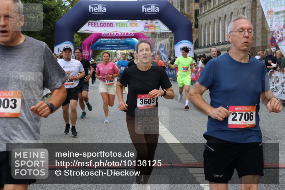 06.09.2026 - CURREX Alsterlauf Strokosch-Dieckow http://msf.ph/oto/10136125 06.09.2026 09:58:20 Ziel 2706, 2864, 3603, 3679, 3804, 4106, 4501, 4525, 4732, 4800, 5018, 5257, 5986, 6409, 8003, 8052, 8296 meine-sportfotos.de
