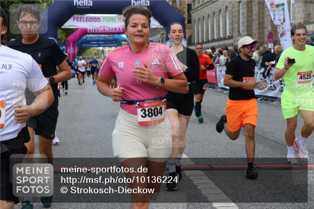 06.09.2026 - CURREX Alsterlauf Strokosch-Dieckow http://msf.ph/oto/10136224 06.09.2026 09:58:23 Ziel 2013, 2706, 2864, 3055, 3603, 3679, 3804, 4106, 4501, 4525, 4732, 4800, 4806, 5018, 5257, 5840, 5858, 8003, 8052, 8296 meine-sportfotos.de