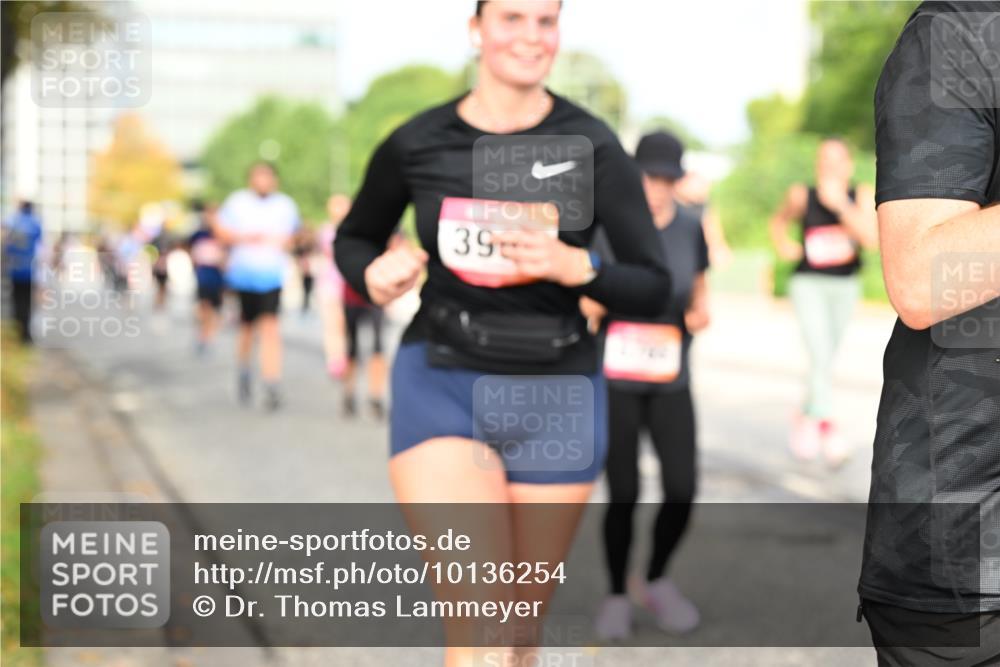 06.09.2026 - CURREX Alsterlauf Dr. Thomas Lammeyer http://msf.ph/oto/10136254 06.09.2026 10:01:14 Laufen 39 meine-sportfotos.de