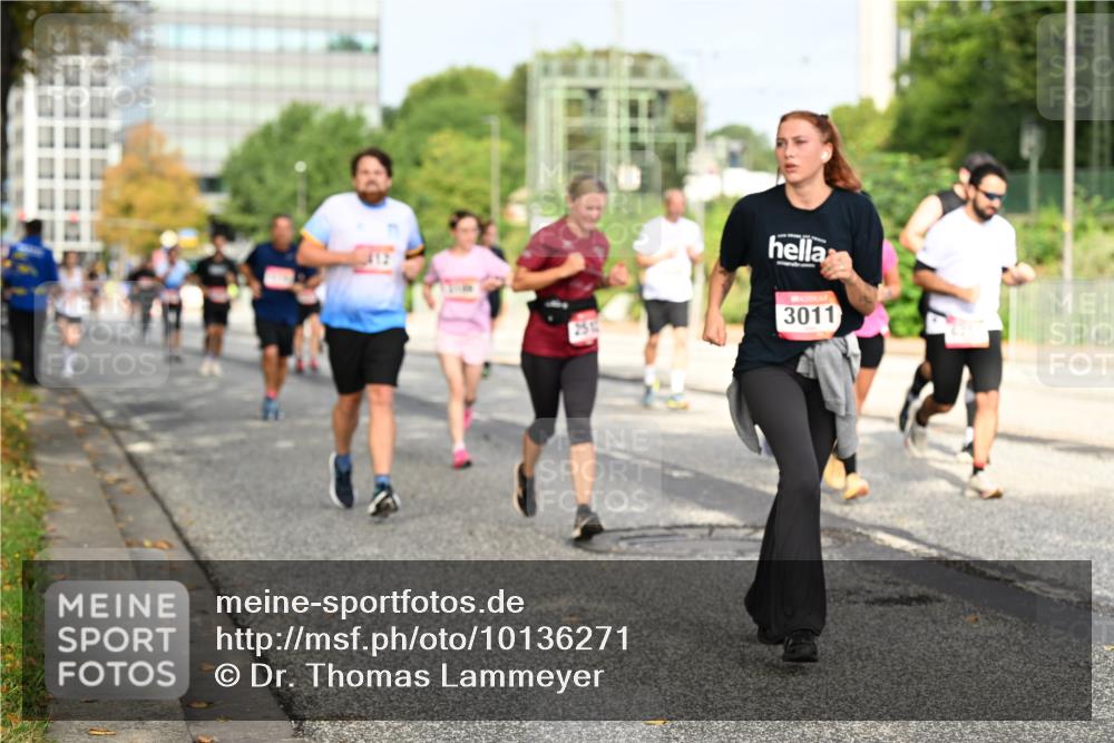 06.09.2026 - CURREX Alsterlauf Dr. Thomas Lammeyer http://msf.ph/oto/10136271 06.09.2026 10:01:16 Laufen 3011 meine-sportfotos.de