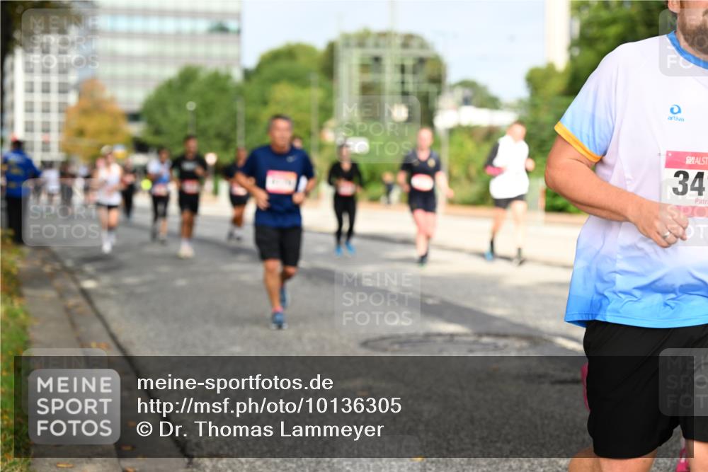06.09.2026 - CURREX Alsterlauf Dr. Thomas Lammeyer http://msf.ph/oto/10136305 06.09.2026 10:01:19 Laufen 34 meine-sportfotos.de