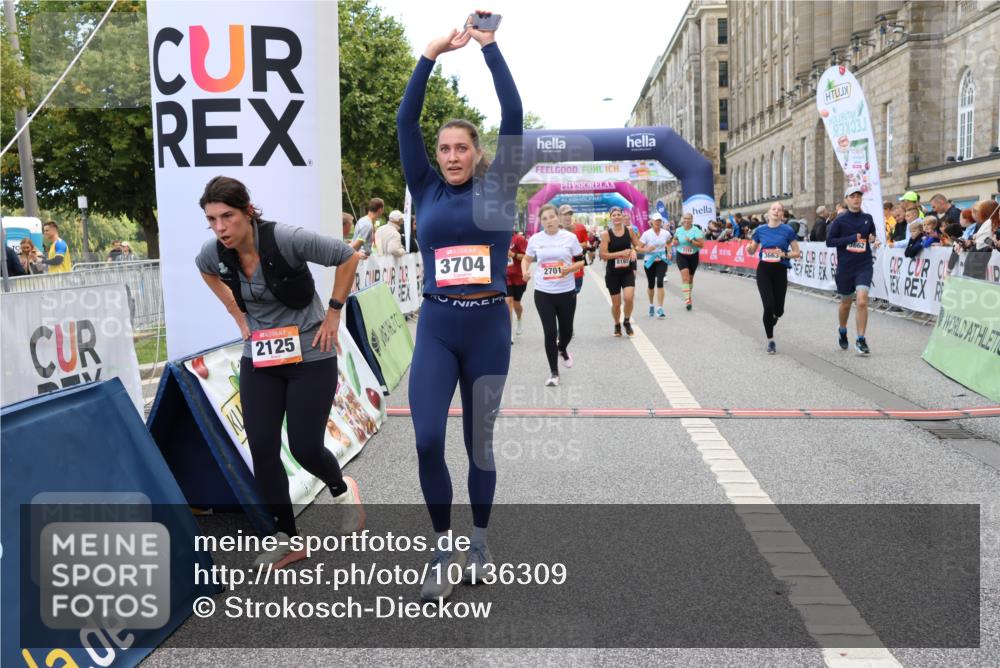 06.09.2026 - CURREX Alsterlauf Strokosch-Dieckow http://msf.ph/oto/10136309 06.09.2026 10:11:48 Ziel 2110, 2125, 2192, 2701, 3060, 3662, 3663, 3704, 4276, 4611, 5197, 6019, 6166, 6362, 6446, 6467, 8165, 8166 meine-sportfotos.de