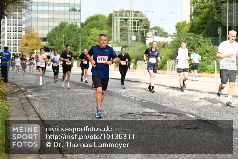 06.09.2026 - CURREX Alsterlauf Dr. Thomas Lammeyer http://msf.ph/oto/10136311 06.09.2026 10:01:19 Laufen 6179, 3853, 3854, 1239, 336, 4408, 6342 meine-sportfotos.de