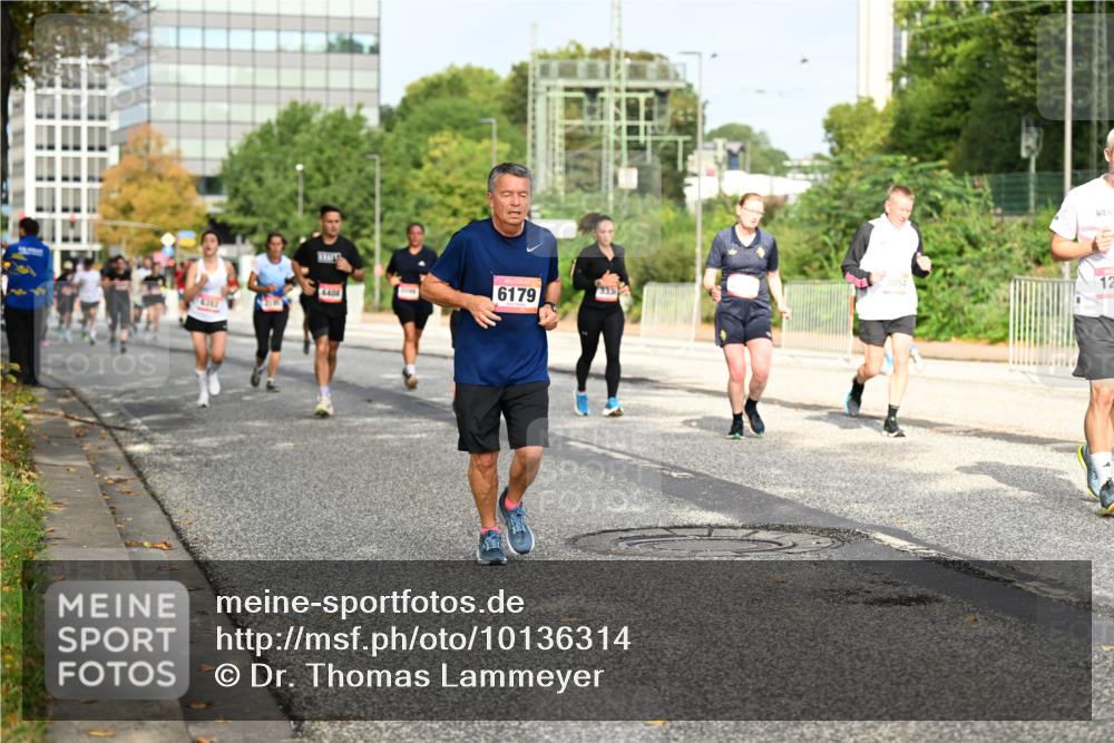 06.09.2026 - CURREX Alsterlauf Dr. Thomas Lammeyer http://msf.ph/oto/10136314 06.09.2026 10:01:20 Laufen 4408, 6179, 12 meine-sportfotos.de