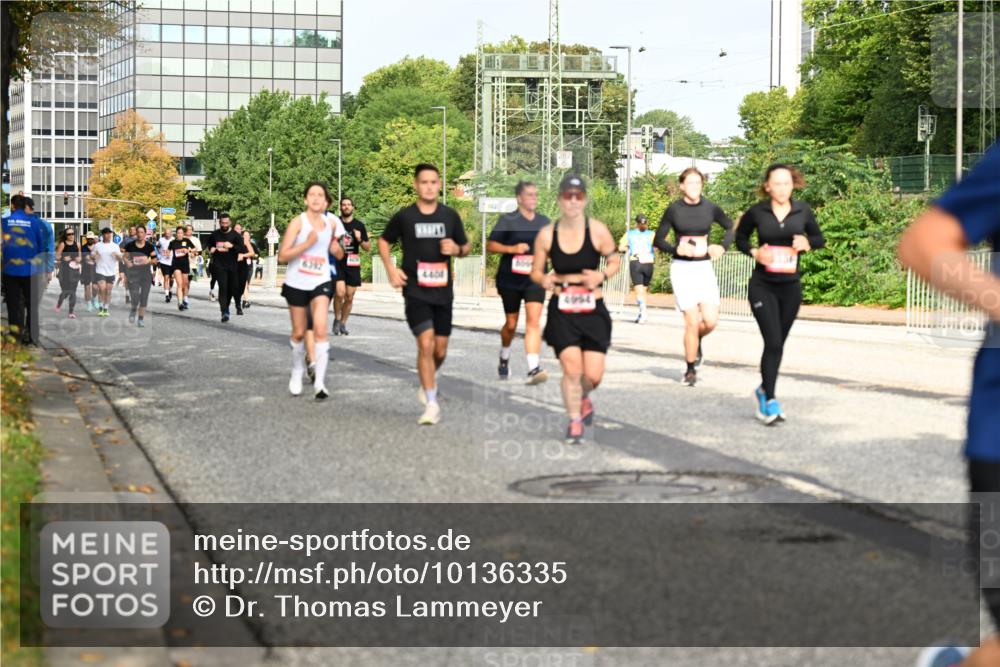 06.09.2026 - CURREX Alsterlauf Dr. Thomas Lammeyer http://msf.ph/oto/10136335 06.09.2026 10:01:22 Laufen 2562, 8022, 6342 meine-sportfotos.de