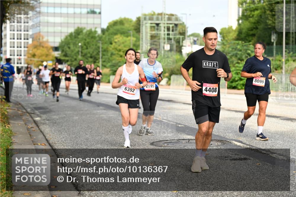 06.09.2026 - CURREX Alsterlauf Dr. Thomas Lammeyer http://msf.ph/oto/10136367 06.09.2026 10:01:25 Laufen 8099, 6392, 2195, 4408 meine-sportfotos.de