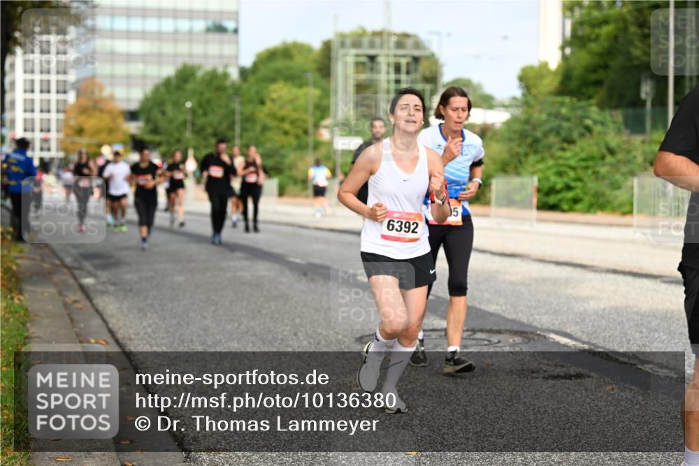 06.09.2026 - CURREX Alsterlauf Dr. Thomas Lammeyer http://msf.ph/oto/10136380 06.09.2026 10:01:26 Laufen 6392 meine-sportfotos.de