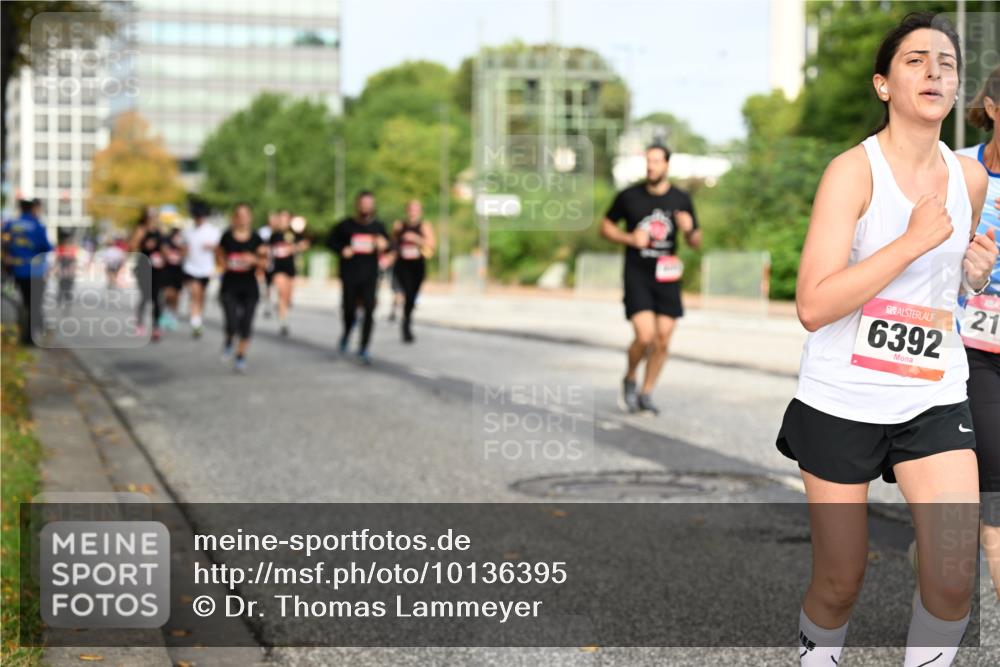 06.09.2026 - CURREX Alsterlauf Dr. Thomas Lammeyer http://msf.ph/oto/10136395 06.09.2026 10:01:27 Laufen 6392, 21 meine-sportfotos.de
