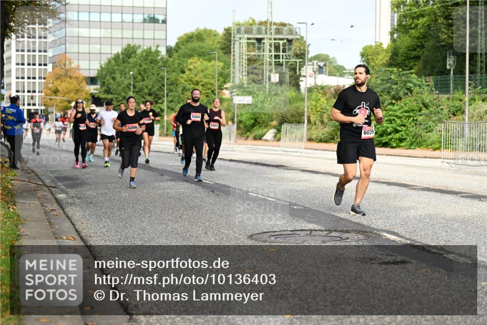 06.09.2026 - CURREX Alsterlauf Dr. Thomas Lammeyer http://msf.ph/oto/10136403 06.09.2026 10:01:28 Laufen 5044, 8249, 8064, 6209, 6039 meine-sportfotos.de