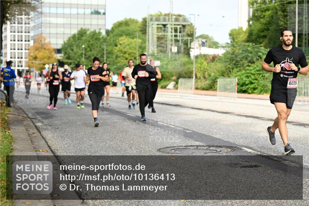 06.09.2026 - CURREX Alsterlauf Dr. Thomas Lammeyer http://msf.ph/oto/10136413 06.09.2026 10:01:29 Laufen 5044, 62, 6039 meine-sportfotos.de